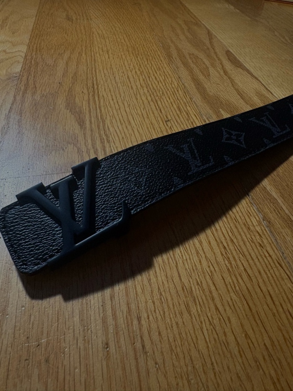 Louis Vuitton Black Leather Belt with Orange Box and Yellow Card - Picture 3 of 5